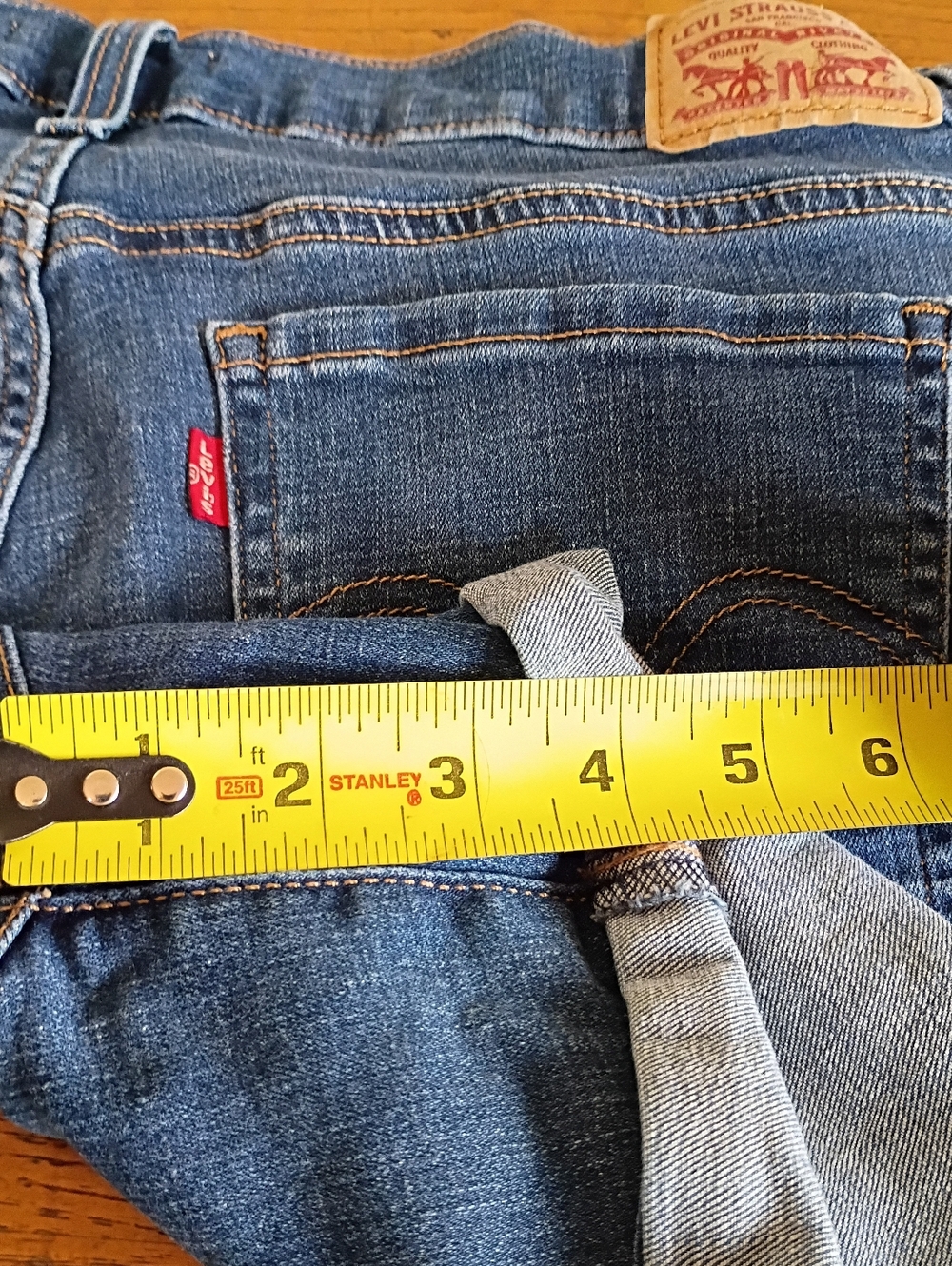 Levi's Dark Blue Denim Jeans Shorts with Tan Stitching Size 32 Beachy Vacation